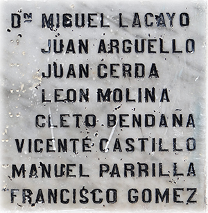 Placa colocada en el monumento a los Héroes de 1811